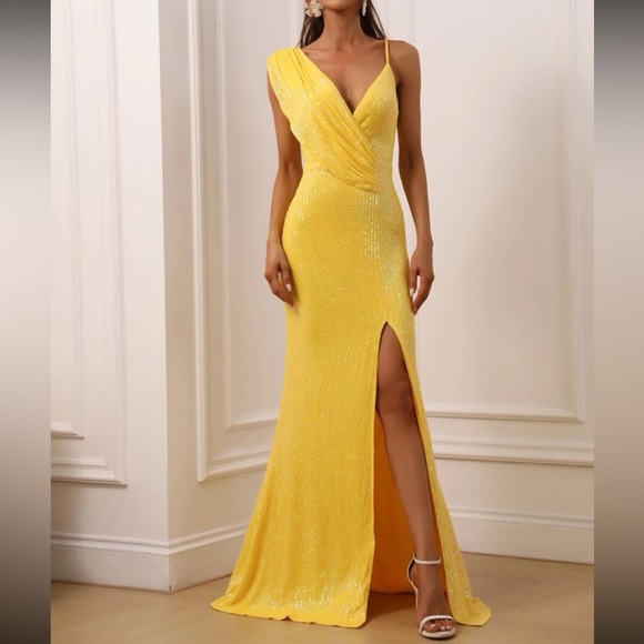 Luxe yellow slit thigh party sequins  dress - Picture 2 of 6